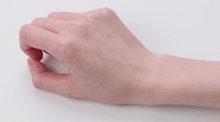 Load video: Atomy Luminous Matt Cover Balm